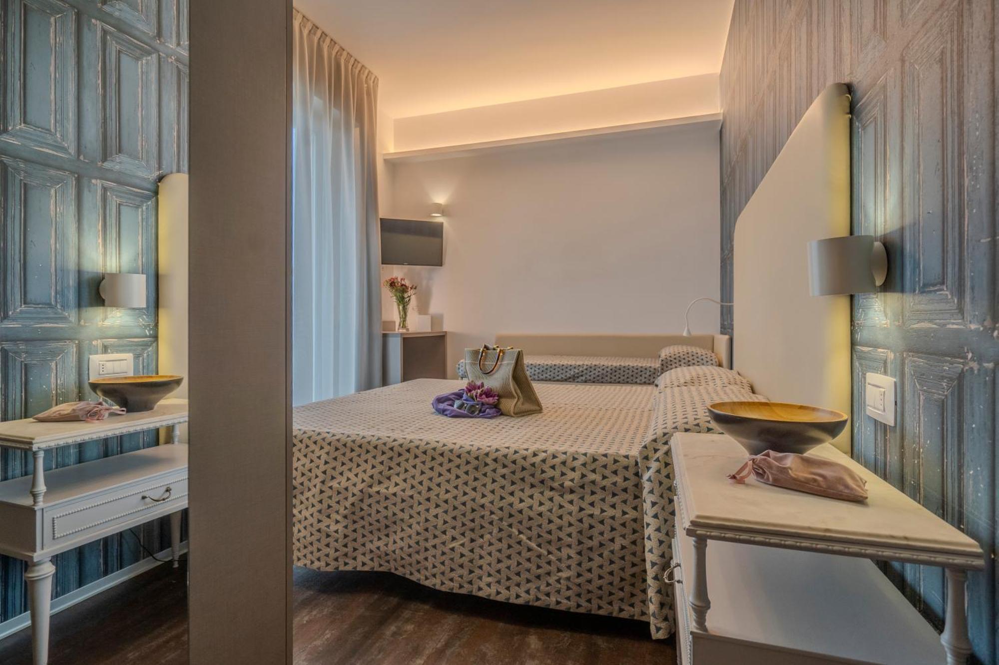 Hotel 2000 Ріміні Екстер'єр фото