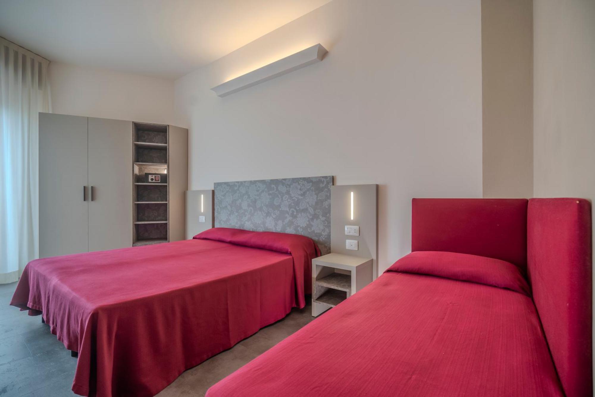 Hotel 2000 Ріміні Екстер'єр фото